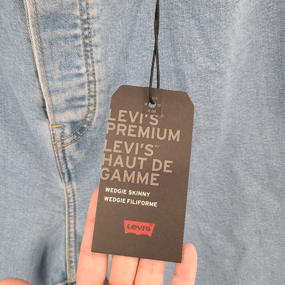 Levi's Wedgie Skinny Jeans - Picture 10 of 10